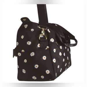 Alice and Olivia AO X FABFIT-FUN Duffel Bag Tote Bag Daisy
Print 16x9.5x8.25 NWT